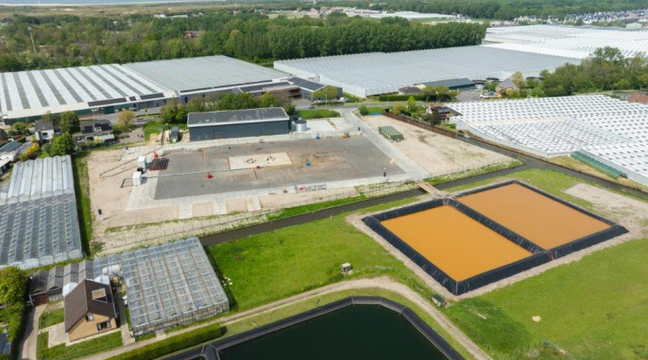 foto locatie Polanen met waterbassin